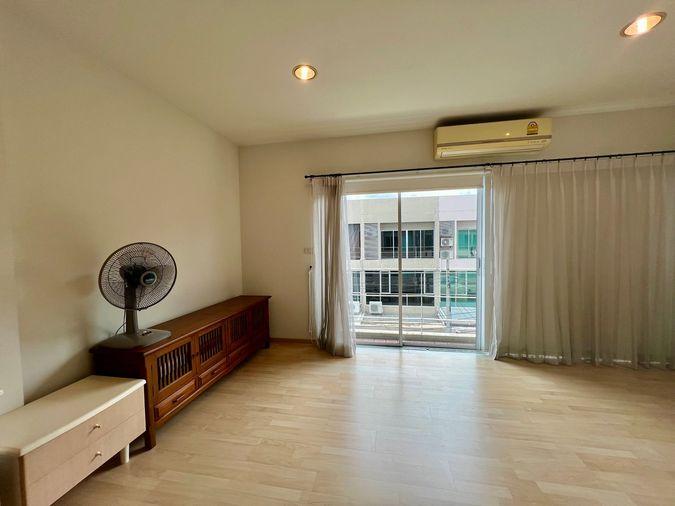 picture For Sale: 3-Story Townhome, Prime Location on Main Road – Noble Cube Pattanakarn - 24/26