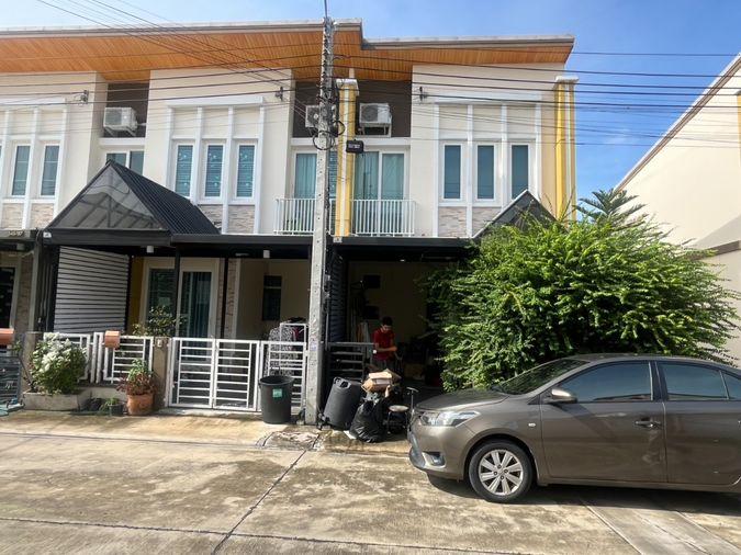 รูป เจ้าของขายเอง ทาวน์เฮาส์ 2 ชั้น โครงการ โกลเด้น ทาวน์ เฉลิมพระเกียรติ - สวนหลวง (หลังมุม)  เขตประเวศ    (ราคา 2,650,000 บาท) - รูปที่ 4/8