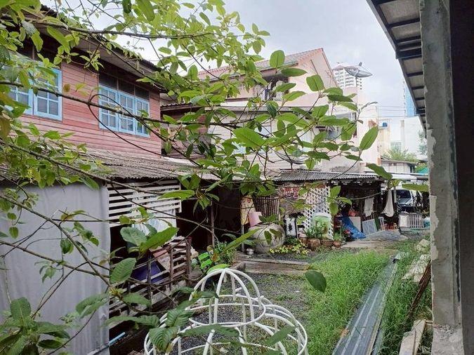 รูป ขายที่ดินพัฒนาการ 51 ติดถนนตรงโรงพยาบาลวิภาราม  - รูปที่ 2/3