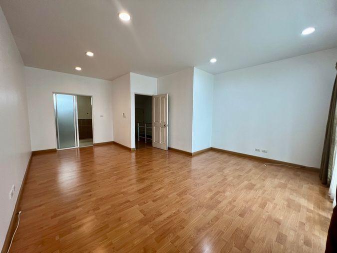 รูป 🏡 ขายด่วน! ทาวน์โฮม 3 ชั้น บ้านกลางเมือง S-Sense ศรีนครินทร์ | รีโนเวทใหม่ทั้งหลัง  บนทำเลศักยภาพ ใกล้รถไฟฟ้า - รูปที่ 9/26