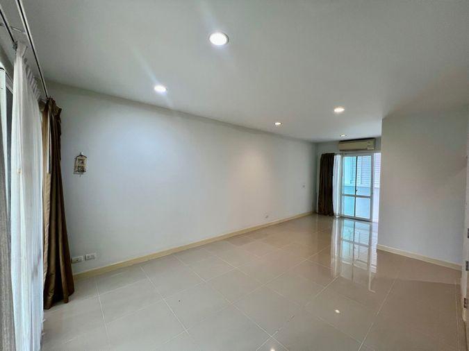 รูป 🏡 ขายด่วน! ทาวน์โฮม 3 ชั้น บ้านกลางเมือง S-Sense ศรีนครินทร์ | รีโนเวทใหม่ทั้งหลัง  บนทำเลศักยภาพ ใกล้รถไฟฟ้า - รูปที่ 21/26