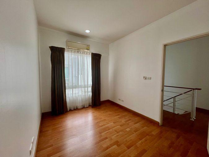 รูป 🏡 ขายด่วน! ทาวน์โฮม 3 ชั้น บ้านกลางเมือง S-Sense ศรีนครินทร์ | รีโนเวทใหม่ทั้งหลัง  บนทำเลศักยภาพ ใกล้รถไฟฟ้า - รูปที่ 18/26