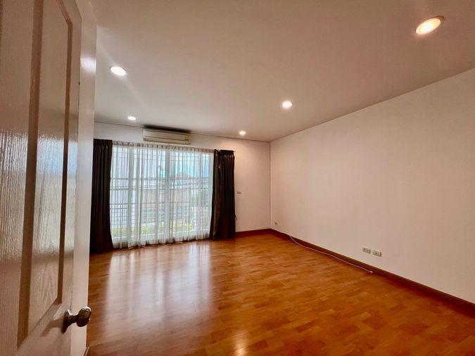 รูป 🏡 ขายด่วน! ทาวน์โฮม 3 ชั้น บ้านกลางเมือง S-Sense ศรีนครินทร์ | รีโนเวทใหม่ทั้งหลัง  บนทำเลศักยภาพ ใกล้รถไฟฟ้า - รูปที่ 7/26