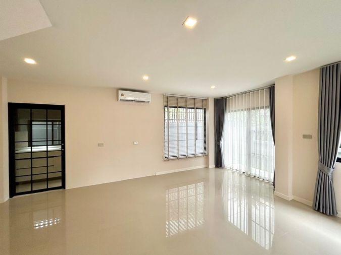 picture Lumpini Townplace, Rama 2 - Tha Kham, Samae Dam, Bang Khun Thian - 1/22