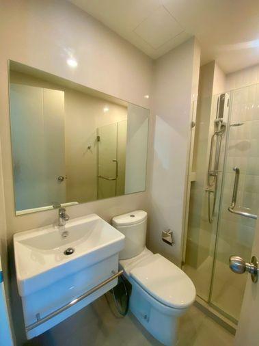 รูป PFD-05712 ให้เช่าคอนโด ไลฟ์ อโศก ( Life Asoke ) นัดชมห้อง ■ line : @propertyfinder - รูปที่ 9/10