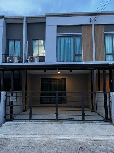 รูป ทาวน์เฮ้าส์ให้เช่า 📍 Pleno Sukhumvit-Bangna 2 📍 3 ห้องนอน 2 ห้องน้ำ เฟอร์นิเจอร์ และ เครื่องใช้ไฟฟ้าครบ  - รูปที่ 2/11