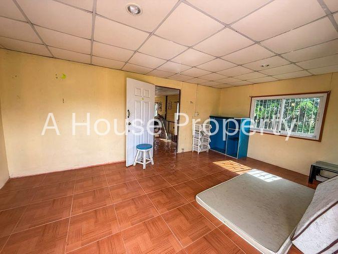 picture Beautiful plot of vacant land for sale with buildings in Suan Suea, Sriracha, Chonburi - 11/20