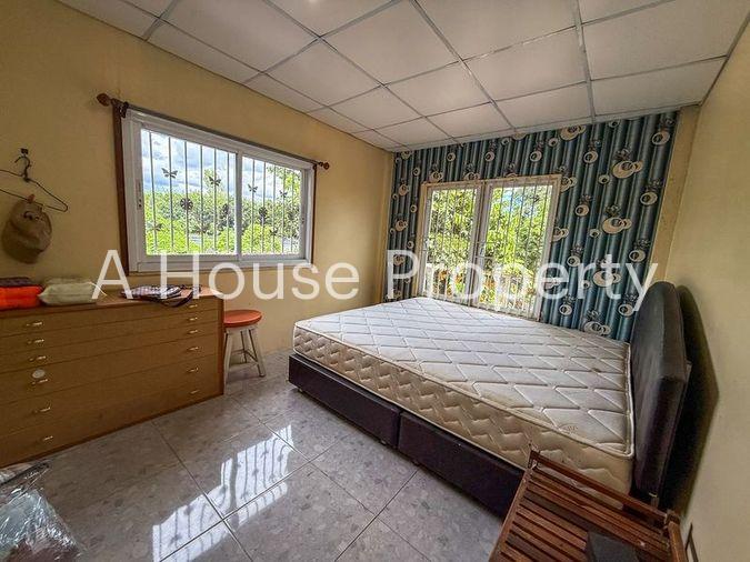 picture Beautiful plot of vacant land for sale with buildings in Suan Suea, Sriracha, Chonburi - 10/20