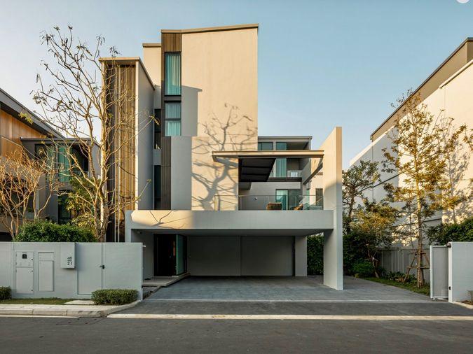 picture Luxury 3-Storey Detached Home with Private Elevator at VIVE New Krungthep Kreetha (Vive2) - 1/17