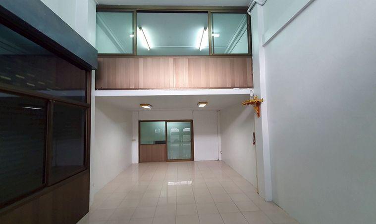 รูป Call : 096-995-9516 อาคารพาณิชย์ 4 ชั้นครึ่ง ตลาดมีนบุรี ซอยสีหบุรานุกิจ 11 MRT ตลาดมีนบุรี หน้าซอย (Renovate ใหม่) - รูปที่ 4/13
