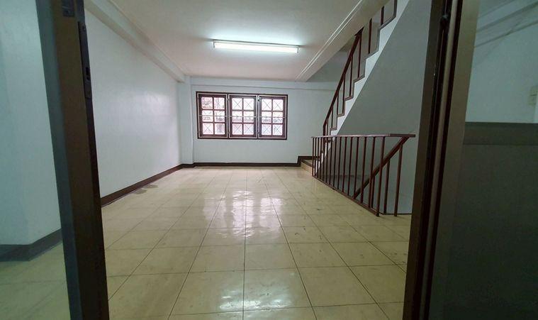 รูป Call : 096-995-9516 อาคารพาณิชย์ 4 ชั้นครึ่ง ตลาดมีนบุรี ซอยสีหบุรานุกิจ 11 MRT ตลาดมีนบุรี หน้าซอย (Renovate ใหม่) - รูปที่ 9/13