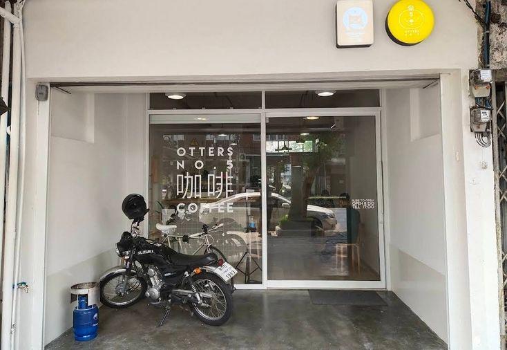 รูป อาคารพาณิชย์ ตึกแถว5ชั้น ติดถนน ตกแต่งสวย เดิมทำร้านกาแฟ ทำเลติดลาดหญ้า หน้าองค์การโทรศัพท์ ก่อน รพ.ธนบุรี เช่า50,000 สนใจ add line :paolin1  - รูปที่ 3/9