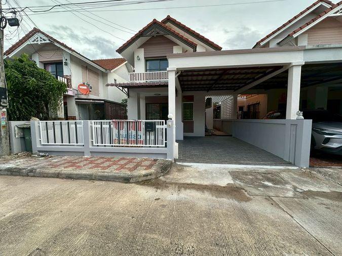 รูป ขายบ้านเดี่ยวรีโนเวทใหม่ โครงการ โฮมทาวน์ ศรีราชา ชลบุรี  - รูปที่ 1/17