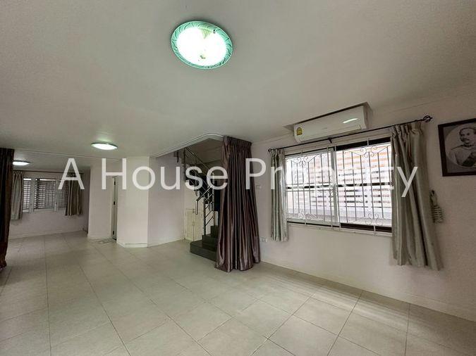 รูป ขายบ้านเดี่ยวรีโนเวทใหม่ โครงการ โฮมทาวน์ ศรีราชา ชลบุรี - รูปที่ 4/17