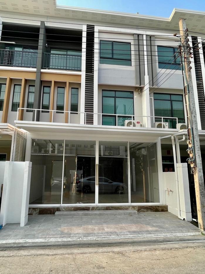 รูป ให้เช่า Townhome 3 ชั้น Patio Watcharapol - Ramintra | เหมาะสำหรับอยู่อาศัยหรือทำโฮมออฟฟิศ - รูปที่ 1/20