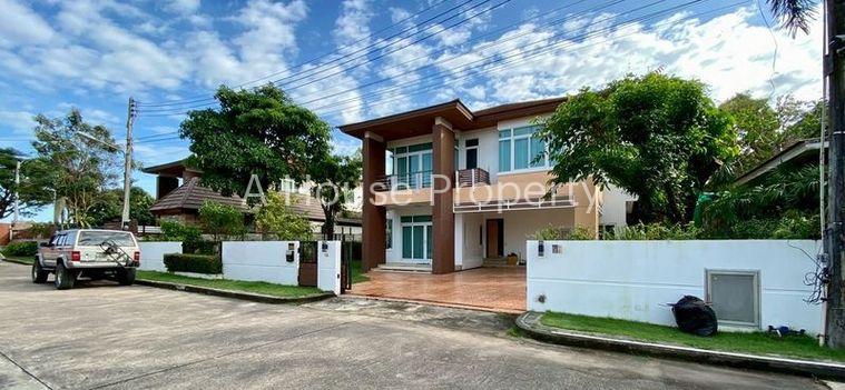รูป ให้เช่าบ้านเดี่ยวสุดหรู ตกแต่งพร้อมอยู่ โครงการหมู่บ้าน เดอะ บูเลอวาร์ด ศรีราชา - รูปที่ 1/20