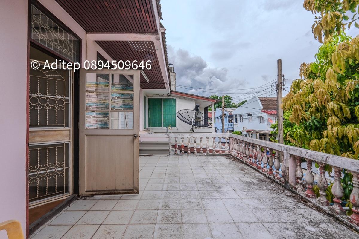 รูป ทาวน์เฮ้าส์หลังใหญ่ 40 ตรว. หมู่บ้านสิริศา รัชดา 32 ซอยตรงข้ามศาลอาญารัชดา ใกล้ MRT ลาดพร้าว หลังมุม 3 ห้องนอน 3 ห้องน้ำ - รูปที่ 12/19