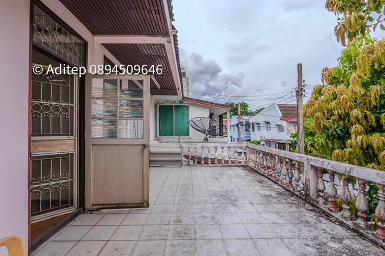 รูป ทาวน์เฮ้าส์หลังใหญ่ 40 ตรว. หมู่บ้านสิริศา รัชดา 32 ซอยตรงข้ามศาลอาญารัชดา ใกล้ MRT ลาดพร้าว หลังมุม 3 ห้องนอน 3 ห้องน้ำ - รูปที่ 12/19