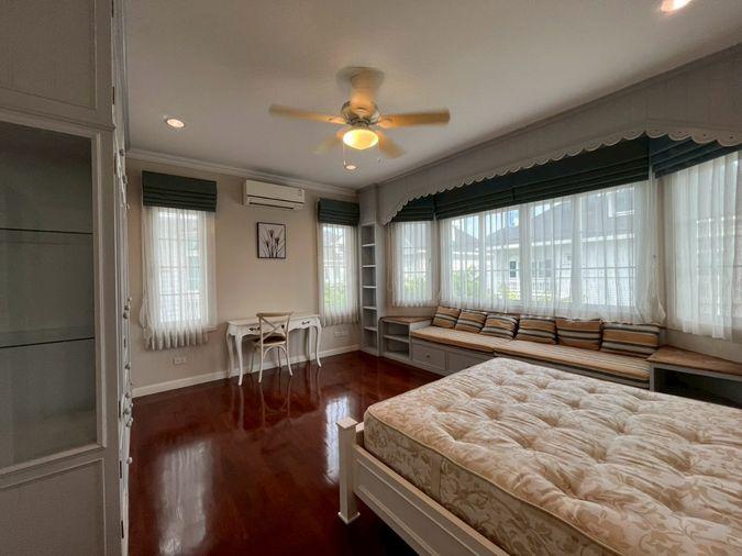 picture 4beds 350sqm.  Victorian-style house near Central Bangna. Line id: @pfagent - 30/52