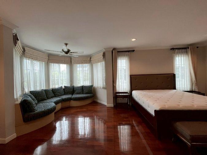 picture 4beds 350sqm.  Victorian-style house near Central Bangna. Line id: @pfagent - 23/52