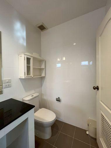 picture 4beds 350sqm.  Victorian-style house near Central Bangna. Line id: @pfagent - 46/52