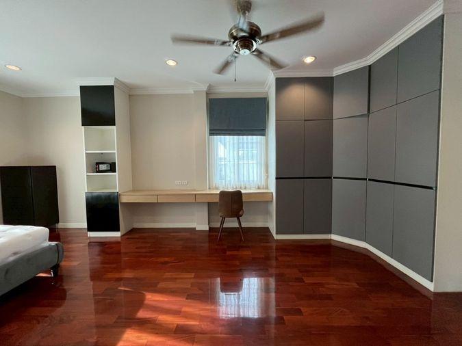 picture 4beds 350sqm.  Victorian-style house near Central Bangna. Line id: @pfagent - 42/52