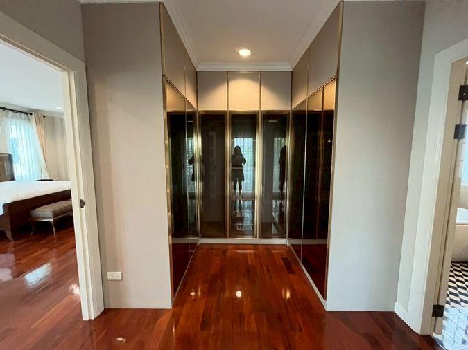 picture 4beds 350sqm.  Victorian-style house near Central Bangna. Line id: @pfagent - 24/52