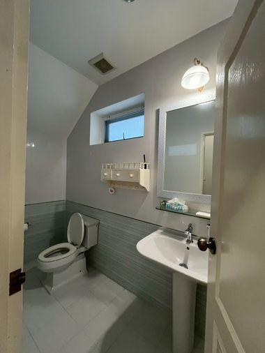 picture 4beds 350sqm.  Victorian-style house near Central Bangna. Line id: @pfagent - 14/52
