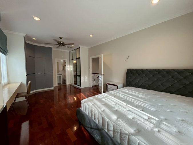 picture 4beds 350sqm.  Victorian-style house near Central Bangna. Line id: @pfagent - 41/52
