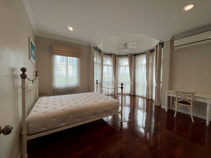 picture 4beds 350sqm.  Victorian-style house near Central Bangna. Line id: @pfagent - 33/52