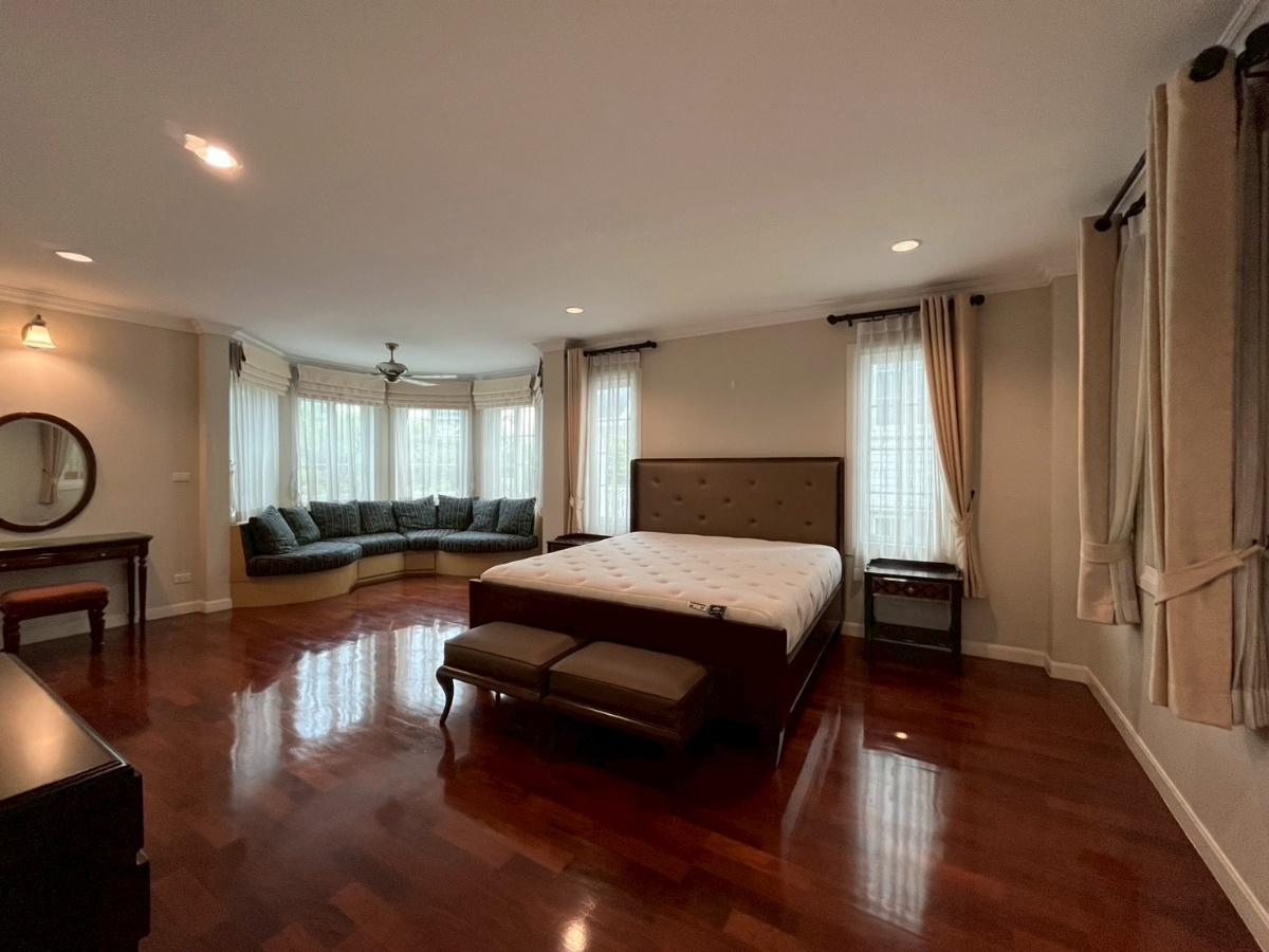 picture 4beds 350sqm. Victorian-style house near Central Bangna. Line id: @pfagent - 19/52