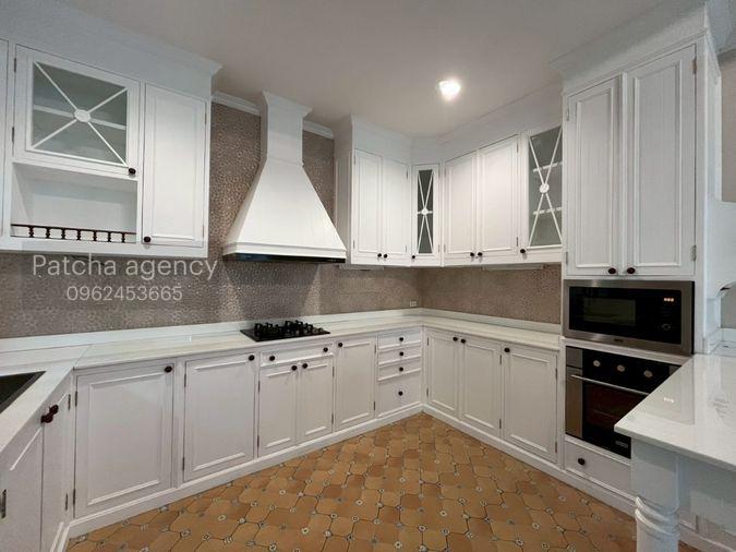 picture 4beds 350sqm. Victorian-style house near Central Bangna. Line id: @pfagent - 11/52