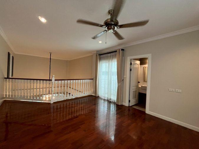 picture 4beds 350sqm.  Victorian-style house near Central Bangna. Line id: @pfagent - 15/52