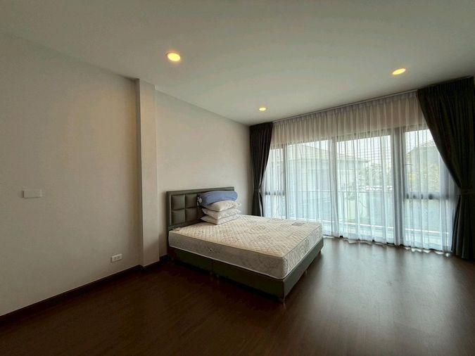 picture  THE CITY Bangna New Project    Usable Area: 313 sq m  Land Area: 70 sq wah - 9/18