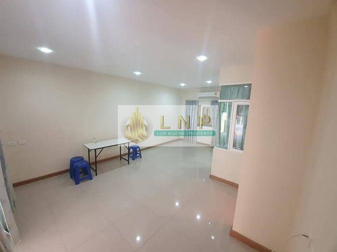 รูป 🏠 ขายบ้าน : Golden Town Rattanathibet–BTS Bangplu Station (โกลเด้น ทาวน์ รัตนาธิเบศร์-สถานีรถไฟฟ้าบางพลู) รหัสทรัพย์ | 📌 LNP-H561 - รูปที่ 3/20