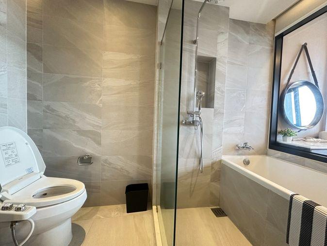 picture "High-End Living" available for rent at Keen Cetre condo, central location (1 Bed 35 sq m, 33rd floor) - 10/13