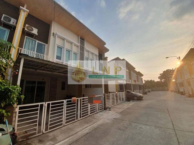 รูป 🏠 ขายบ้าน : Golden Town Rattanathibet–BTS Bangplu Station (โกลเด้น ทาวน์ รัตนาธิเบศร์-สถานีรถไฟฟ้าบางพลู) รหัสทรัพย์ | 📌 LNP-H561 - รูปที่ 1/20