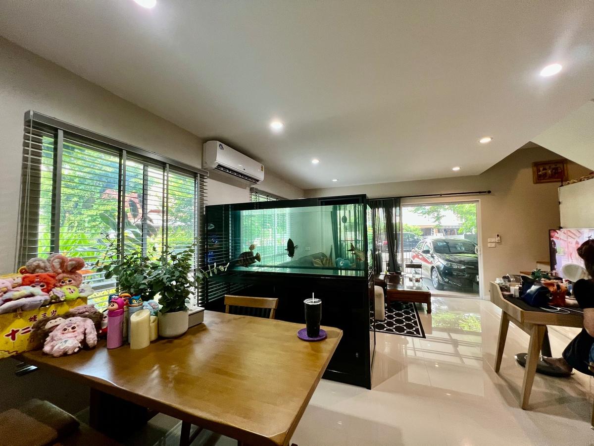 รูป ขายทาวน์โฮมหลังมุม Villette Lite พัฒนาการ 38 | รีโนเวทใหม่ทั้งหลัง เฟอร์ครบ พร้อมอยู่ พื้นที่รอบบ้านกว้าง ให้ความรู้สึกเหมือนบ้านเดี่ยว - รูปที่ 6/21
