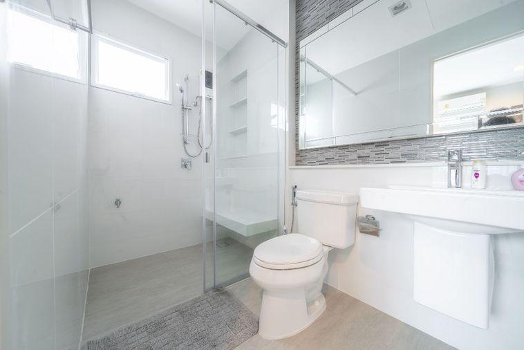 picture Rare Luxury Corner Unit | South-Facing | Serene, Breezy & Stylish - 31/39