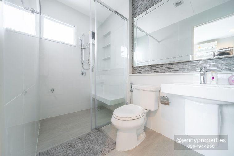 picture Rare Luxury Corner Unit | South-Facing | Serene, Breezy & Stylish - 31/39