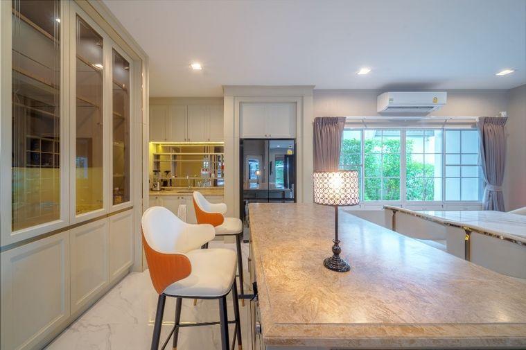 picture Rare Luxury Corner Unit | South-Facing | Serene, Breezy & Stylish - 12/39