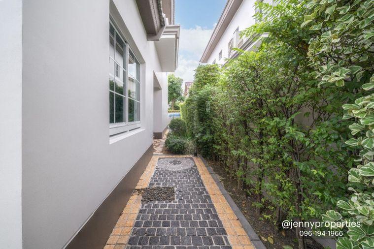 picture Rare Luxury Corner Unit | South-Facing | Serene, Breezy & Stylish - 5/39