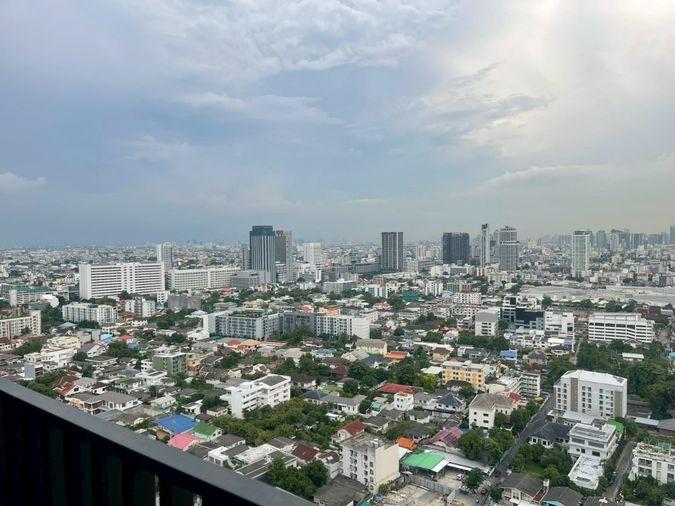 picture PFD-06182	Condo for Rent:  THE LINE VIBE Phahonyothin Schedule a viewing ■ Line: @propertyfinder	 - 9/10