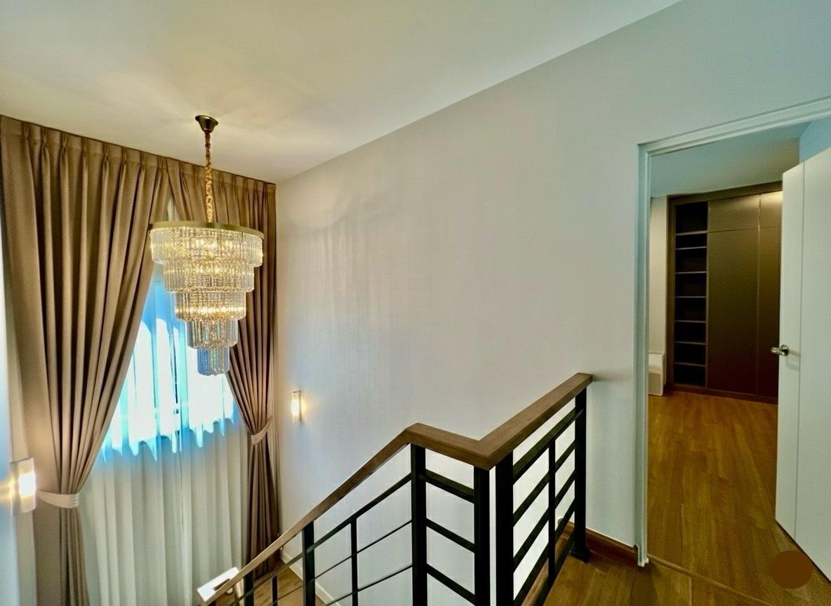 รูป บ้านเดี่ยวหรู The City รามอินทรา 2 (หลังมุม) | พื้นที่กว้างขวางเป็นส่วนตัว | ตกแต่ง Built-in ทั้งหลัง เฟอร์นิเจอร์พรีเมียม พร้อมเข้าอยู่ - รูปที่ 26/38