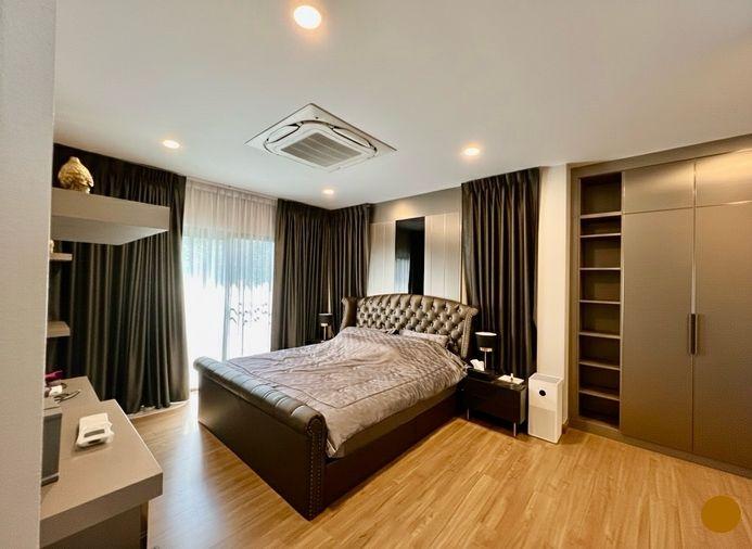 รูป บ้านเดี่ยวหรู The City รามอินทรา 2 (หลังมุม) | พื้นที่กว้างขวางเป็นส่วนตัว | ตกแต่ง Built-in ทั้งหลัง เฟอร์นิเจอร์พรีเมียม พร้อมเข้าอยู่ - รูปที่ 25/38