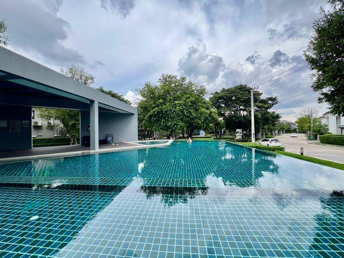 รูป บ้านเดี่ยวหรู The City รามอินทรา 2 (หลังมุม) | พื้นที่กว้างขวางเป็นส่วนตัว | ตกแต่ง Built-in ทั้งหลัง เฟอร์นิเจอร์พรีเมียม พร้อมเข้าอยู่ - รูปที่ 33/38