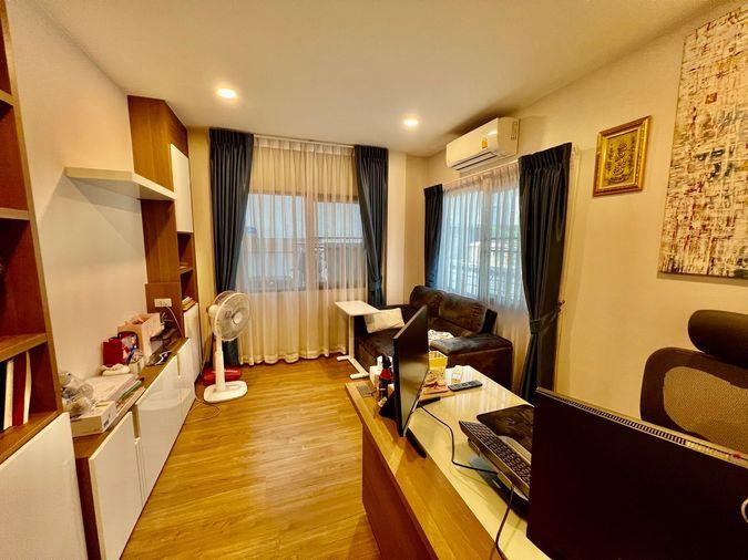 รูป บ้านเดี่ยวหรู The City รามอินทรา 2 (หลังมุม) | พื้นที่กว้างขวางเป็นส่วนตัว | ตกแต่ง Built-in ทั้งหลัง เฟอร์นิเจอร์พรีเมียม พร้อมเข้าอยู่ - รูปที่ 14/38