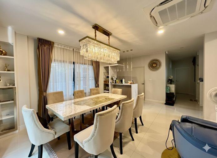รูป บ้านเดี่ยวหรู The City รามอินทรา 2 (หลังมุม) | พื้นที่กว้างขวางเป็นส่วนตัว | ตกแต่ง Built-in ทั้งหลัง เฟอร์นิเจอร์พรีเมียม พร้อมเข้าอยู่ - รูปที่ 10/38