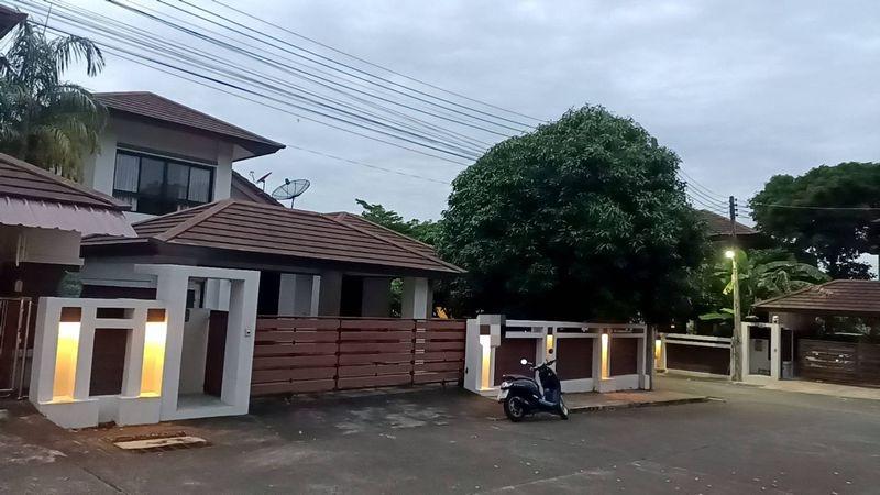 รูป ขายบ้านเดี่ยวมือสอง หลังใหญ่ หมู่บ้านเดอะ วัลเลย์ ศรีราชา ชลบุรี  - รูปที่ 10/11