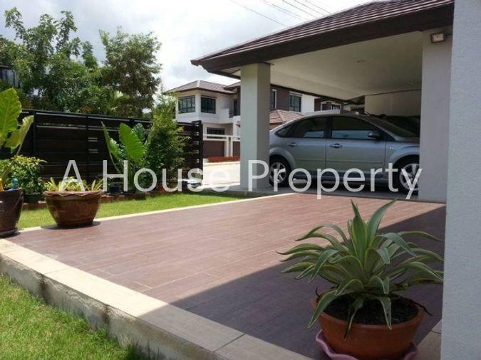 picture Large second-hand detached house for sale in The Valley Village, Sriracha, Chonburi - 2/11